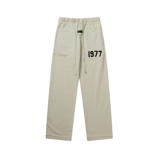 ESSENTIALS Signature Sweatpant